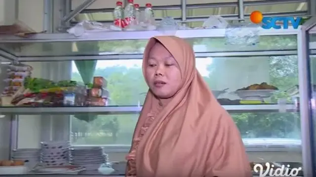 5 Potret Warteg Milik Ibu Misca Mancung, Dulu Artis Cilik Kini Jual Makanan