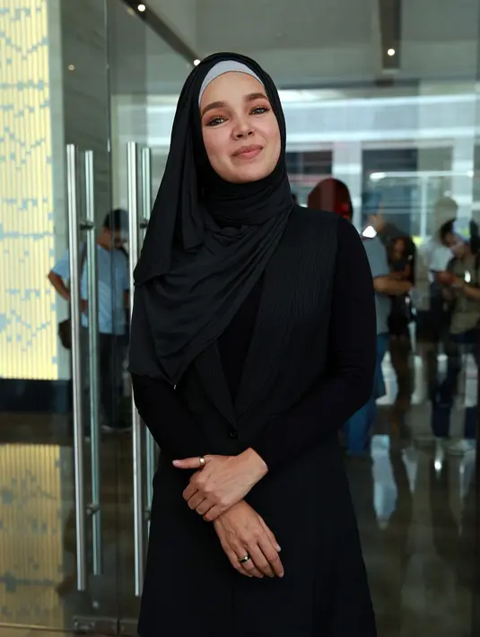 Menjelang jadwal rilis "Air Mata Surga", tim produksi pun semakin gencar mempromosikan film yang dibintangi oleh Dewi Sandra tersebut. (Deki Prayoga/Bintang.com)