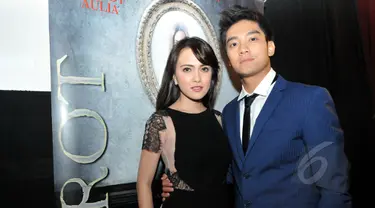 Shandy Aulia dan Boy William saat menghadiri press screnning dan gala premier film TAROT di XXI Plaza Indonesia, Jakarta, Kamis (30/4/2015). Film horor ini bercerita mengenai kartu ramalan yang penuh dengan misteri.(Liputan6.com/Panji Diksana)