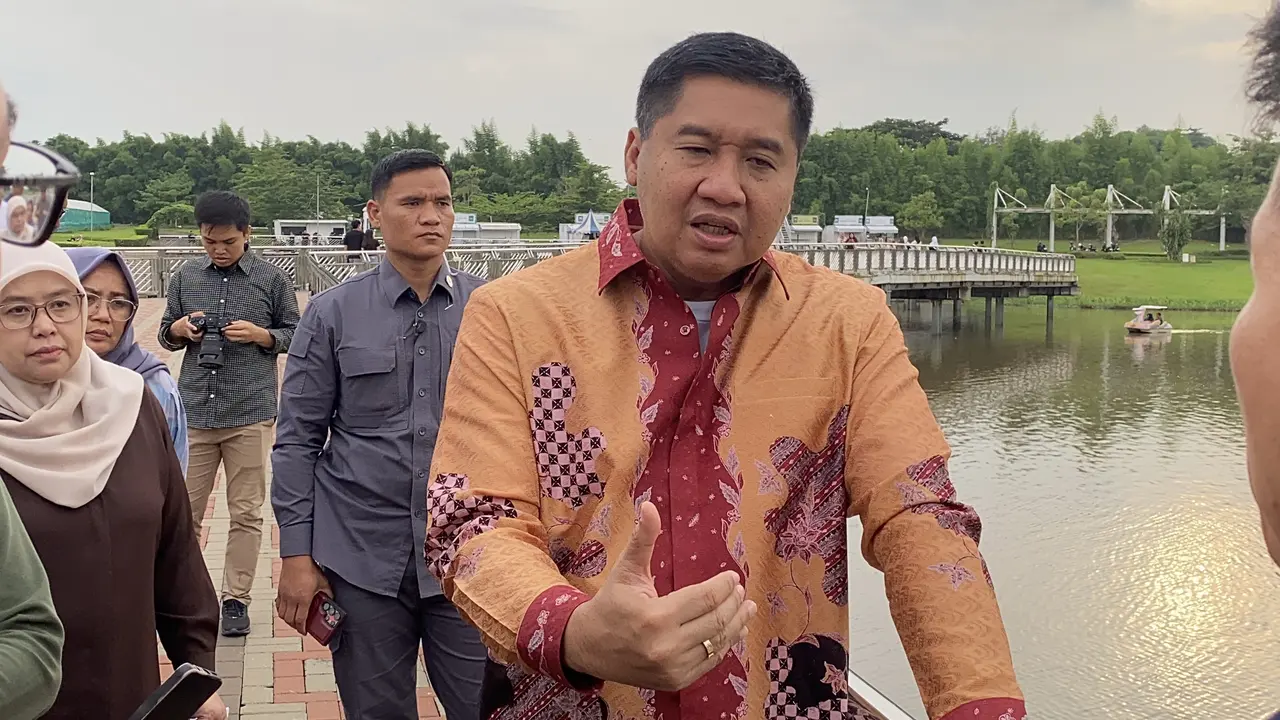 Menteri PKP Maruarar Sirait memastikan persiapan lahan pembangunan rumah susun (rusun) subsidi di Meikarta, Cikarang. (Foto: Liputan6.com/Immanuel Christian)