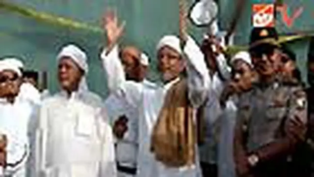Ulama dan Warga Segel Hotel Bintang