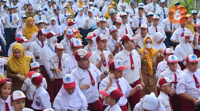 Mengurai Untung Rugi di Balik Wacana Siswa Tak Otomatis Naik Kelas