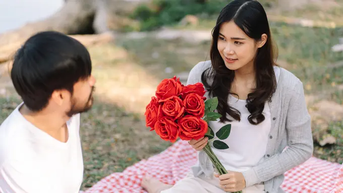 perempuan dan pasangan 6 september elegan
