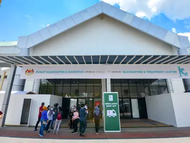 Bagian luar Pusat Karantina dan Perawatan COVID-19 Risiko Rendah di MAEPS, Malaysia (3/4/2020). Fasilitas tersebut digunakan untuk menampung 600 pasien COVID-19 "berisiko rendah", yang dinyatakan positif COVID-19 tetapi tidak menunjukkan gejala atau memiliki gejala ringan. (Xinhua/Chong Voon Chung)