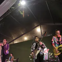 "Ya terharu lah, kaya kemarin kita di Malaysia, seluruh penjuru Malaysia semua dateng. Terus sekarang dicicil sekarang Jakarta, besok Makasar terus di Cikarang," terangnya. (Daniel Kampua/Bintang.com)