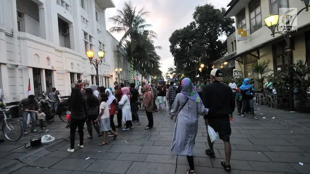 Lebaran Ke-3, Warga Habiskan Libur Lebaran di Kota Tua