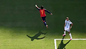 Ferran Torres Bisa Lancarkan Transfer Julian Alvarez ke Barcelona