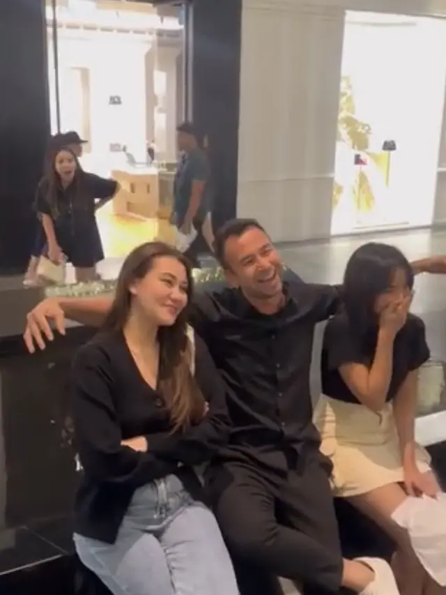 Adu Gaya Fuji An sam Aaliyah Massaid