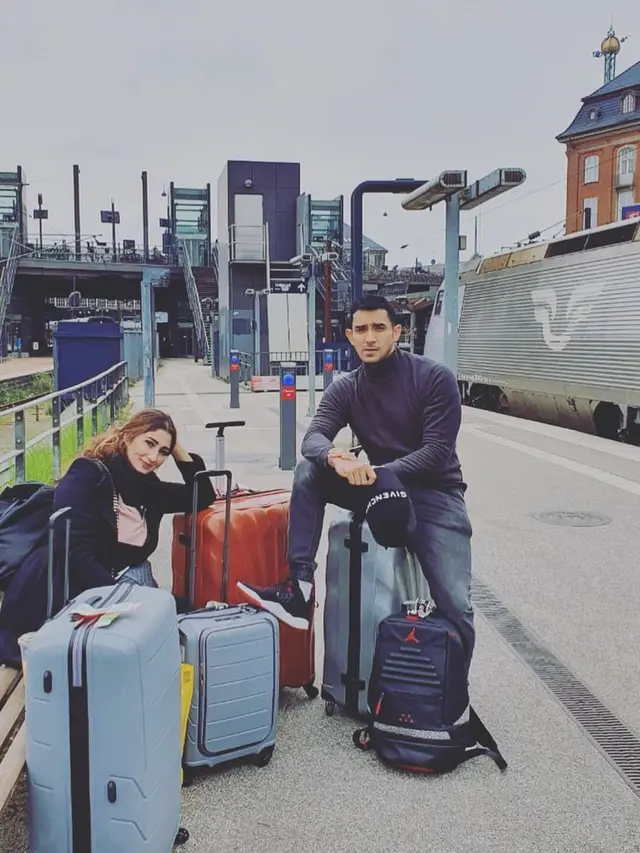 6 Momen Romantis Tania Nadira dan Suami Bulan Madu Keliling Eropa