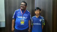 Ketua Mandala Bandminton Club Jayapura Piter Kainama di GOR Sritex Arena, Solo, Senin (5/6).(Liputan6/Fajar Abrori)
