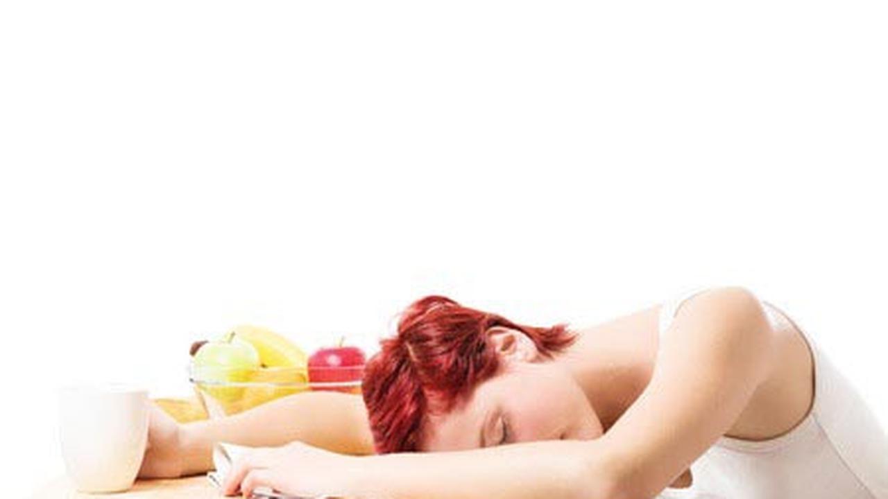 Ini Sebabnya Anda Mengantuk  Setelah Makan