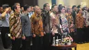 Presiden Joko Widodo (tengah) didampingi pimpinan KPK dan Menko Polhukam Wiranto menghadiri Peringatan Hari Anti Korupsi Sedunia 2018 di Jakarta, Selasa (4/12). Acara ini mengambil tema Menuju Indonesia Bebas Dari Korupsi. (Liputan6.com/Angga Yuniar)