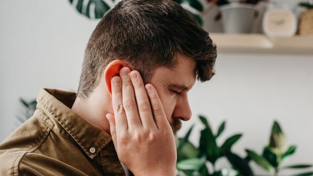 Jerawat di Belakang Kuping Pria, Ini Penyebab dan Cara Mengatasinya