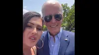 Rose Montoya berpose dengan Presiden AS Joe Biden di Gedung Putih. (dok. Instagram @therosemontoya/https://www.instagram.com/p/CtZjNRqpmGk/Dinny Mutiah)