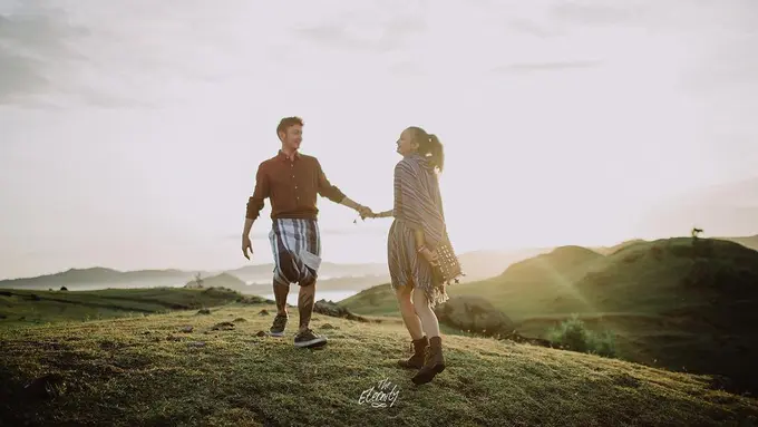 [Bintang] Nadine Chandrawinata dan Dimas Anggara