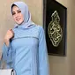 Beberapa netizen berkomentar jika Olla terlihat makin cantik dengan balutan hijab. Seperti hijab biru ini salah satunya. Gunakan hijab berwarna biru muda, para netizen makin terpesona.  (Liputan6.com/IG/@ollaramlanaufar)