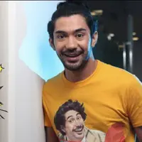 Capai 2 juta penonton di film Benyamin: Biang Kerok, ini nazar Reza Rahadian