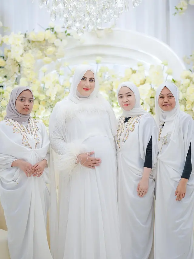 8 Momen Tasyi Athasyia Gelar Pengajian 7 Bulanan Sekaligus Gender Reveal, Meriah Banget