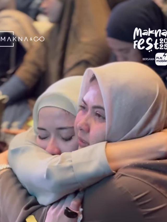 Potret Iris Wullur Ikut Kajian Bertajuk Titik Terendah. (instagram/Potret Iris Wullur Ikut Kajian Bertajuk Titik Terendah. (instagram/maknafest))