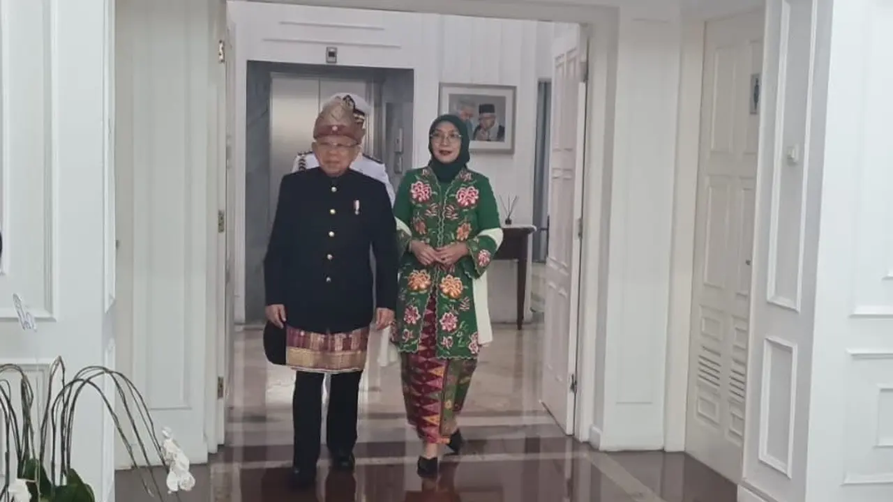 Wakil Presiden Ma’ruf Amin dan Istri Wury Ma’ruf Amin tiba di lokasi sidang tahunan MPR 2024.