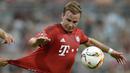 3. Mario Gotze, dirinya gagal mendapatkan tempat utama bersama Munchen. Menurut situs Fichajes, gelandang serang Jerman itu berpeluang besar untuk reuni dengan mantan bosnya, Juergen Klopp di Liverpool. (EPA/Bernd Thissen)