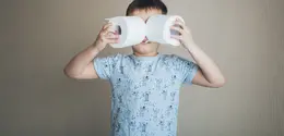 Usia bukan satu-satunya patokan. Kesiapan fisik dan emosional anak menjadi kunci keberhasilan toilet training. (Foto/Dok: Pexels)