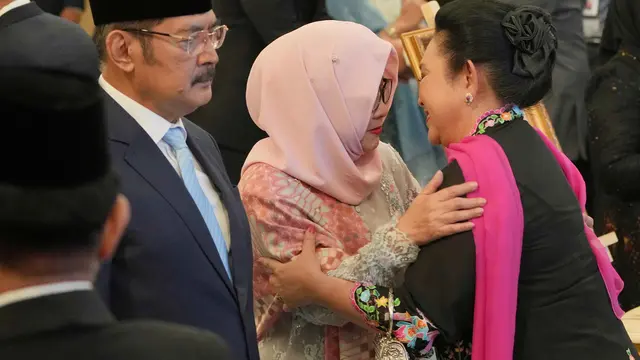 Resmi, Prabowo Anugerahkan Gelar Pahlawan Nasional kepada Soeharto