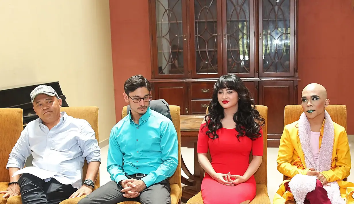 "Ini bukan kemauan saya. Saya dipercaya sebagai pemain. Kalau sukses alhamdulillah. Semoga diterima oleh masyarakat. Yang pasti saya akan memberikan yang terbaik," tukas Depe. (Bambang E.Ros/Bintang.com)