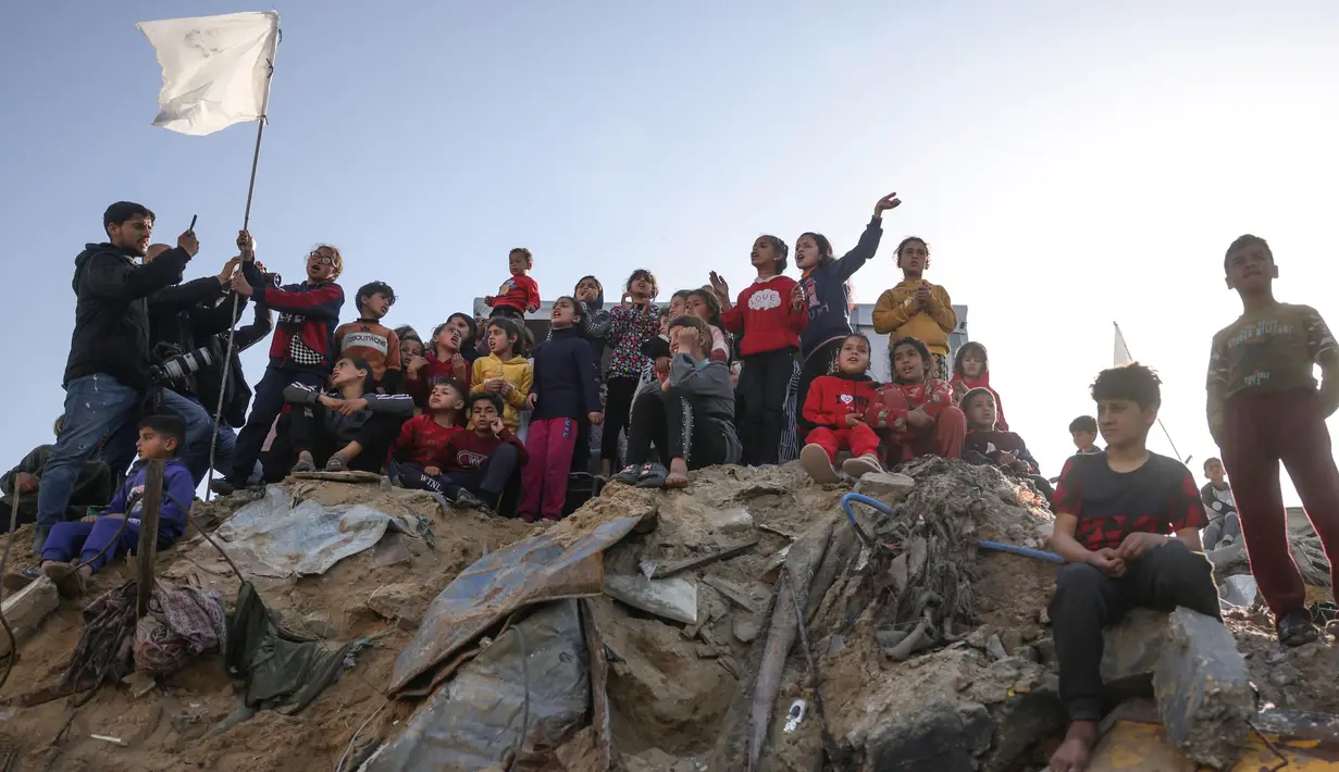 Protes anti-Hamas mulai merebak sepekan setelah Israel mengakhiri kesepakatan gencatan senjata dengan meluncurkan gelombang serangan yang menewaskan ratusan orang. (Foto oleh AFP)