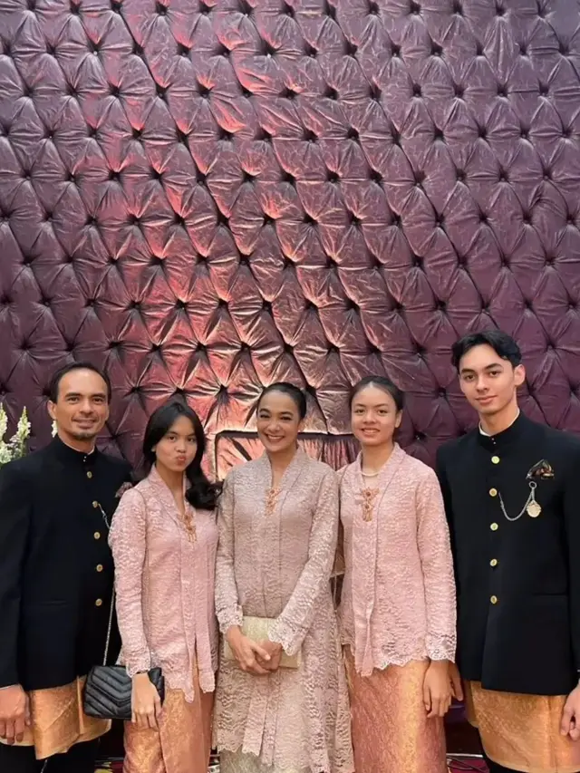 6 Potret Syach Bersaudara Jadi Groomsmen di Pernikahan Keponakan, Tampil Gagah