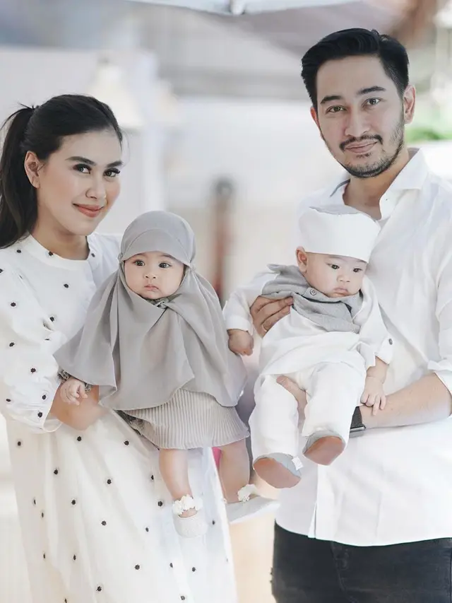 Potret Jeje Govinda asuh anak. (Sumber: Instagram/ritchieismail)