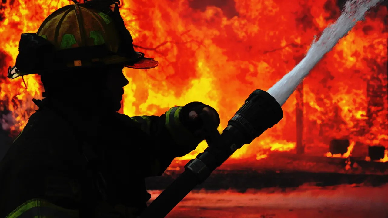 7 Barang Rumah Tangga yang Berpotensi Tinggi Mudah Terbakar