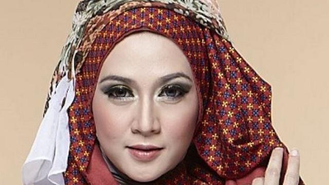 [Bintang] Dina Lorenza