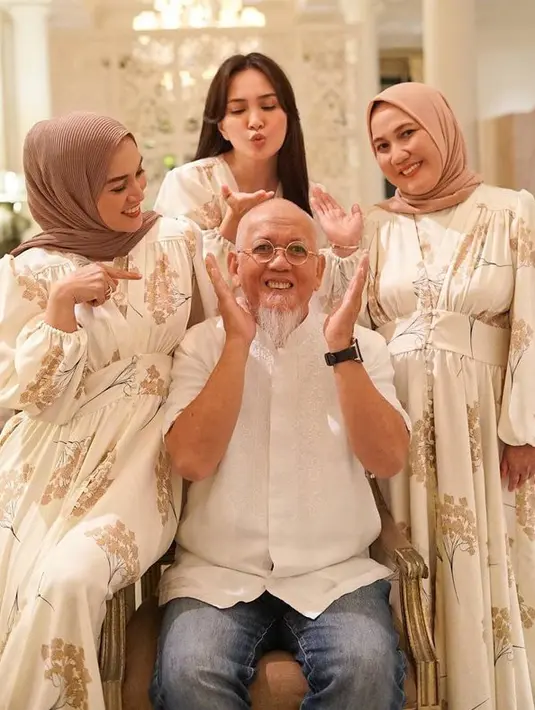 <p>Tentu dengan potret kompak yang ditampilkan memberikan kesan hangat yang menyejukan hati.</p>