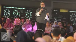 Menlu Retno Marsudi saat memberi sambutan diantara para peserta EGTC 2016 di Universitas Gadja Mada, Yogyakarta, Rabu (02/11). Menlu Retno memberikan pelajaran terkait hubungan diplomasi indonesia dan perkembangan teknologi. (Liputan6.com/Helmi Affandi)