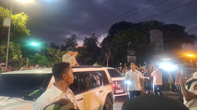 Presiden Prabowo Subianto tiba di Akademi Militer (Akmil) Magelang, Jawa Tengah, Kamis (24/10/2024) pukul 17.34 WIB. Para anggota kabinet juga sudah tiba dan siap mengikuti Retreat Kabinet Merah Putih, Satu Visi Langsung Aksi. (Liputan6.com/Lizsa Egeham)