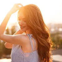 Cuaca panas bisa menjadi tantangan tersendiri bagi kesehatan kulit. Foto: Freepik