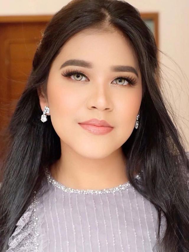 6 Potret Kahiyang Ayu Usai Melahirkan Anak Kedua, Curi Perhatian