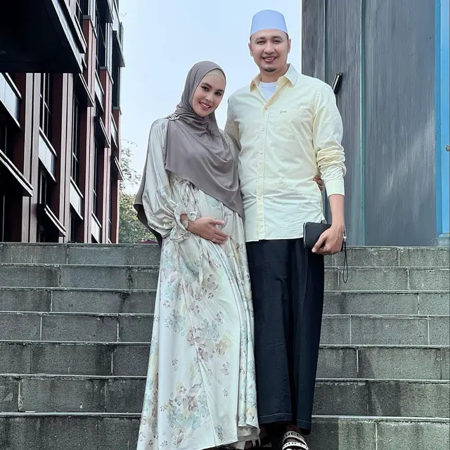 6 Selebriti Tanah Air yang Menikah dengan Pemuka Agama, Terbaru Reza Bukan