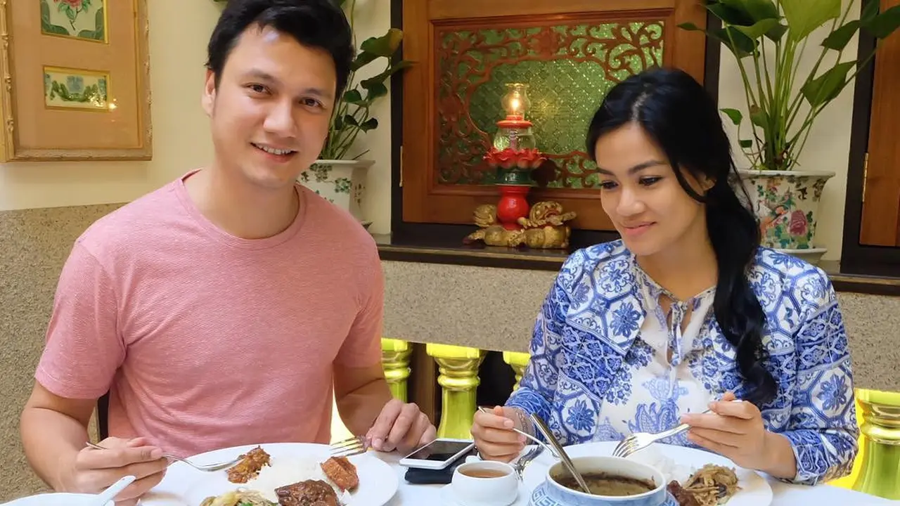 [Bintang] Titi Kamal dan Christian Sugiono