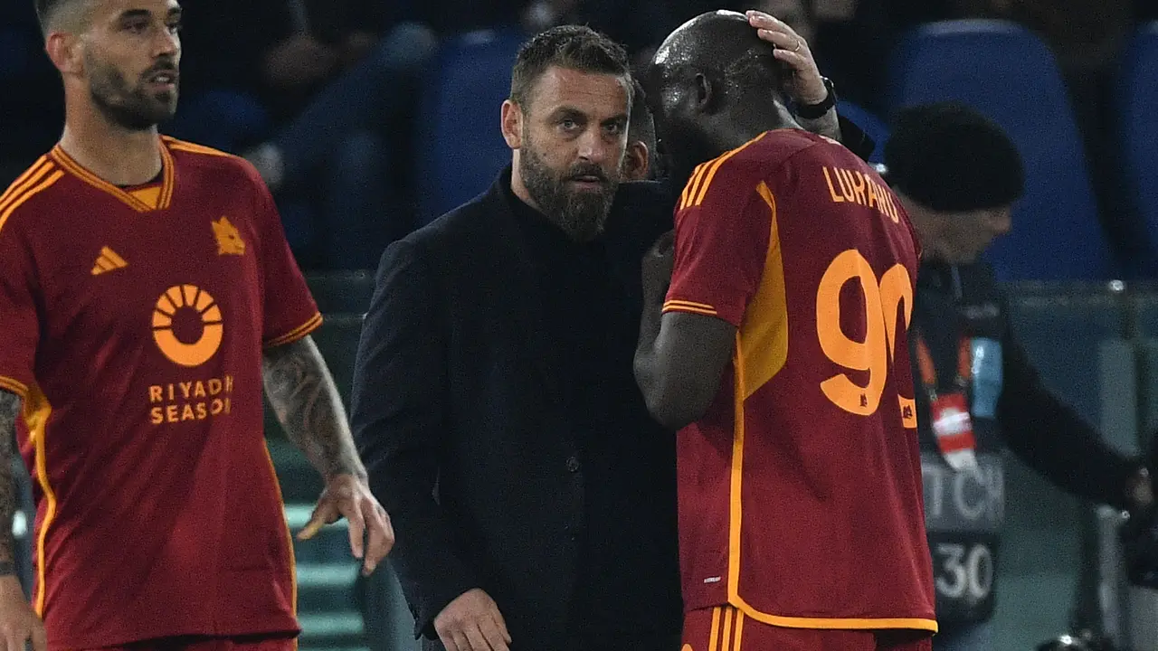 Daniele De Rossi dan Romelu Lukaku