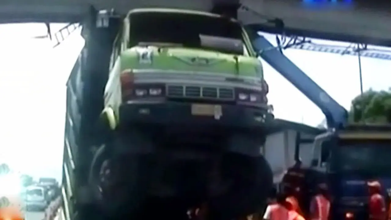 (Lip6 Siang) Truk-Jembatan