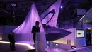 Menhan Inggris Gavin Williamson memberi keterangan saat memperkenalkan jet tempur baru 'Tempest' di London, Inggris (16/7). Jet tempur ini akan menggantikan jet tempur Inggris Typhoon yang kini digunakan militer Inggris. (AFP Photo/Tolga Akmen)