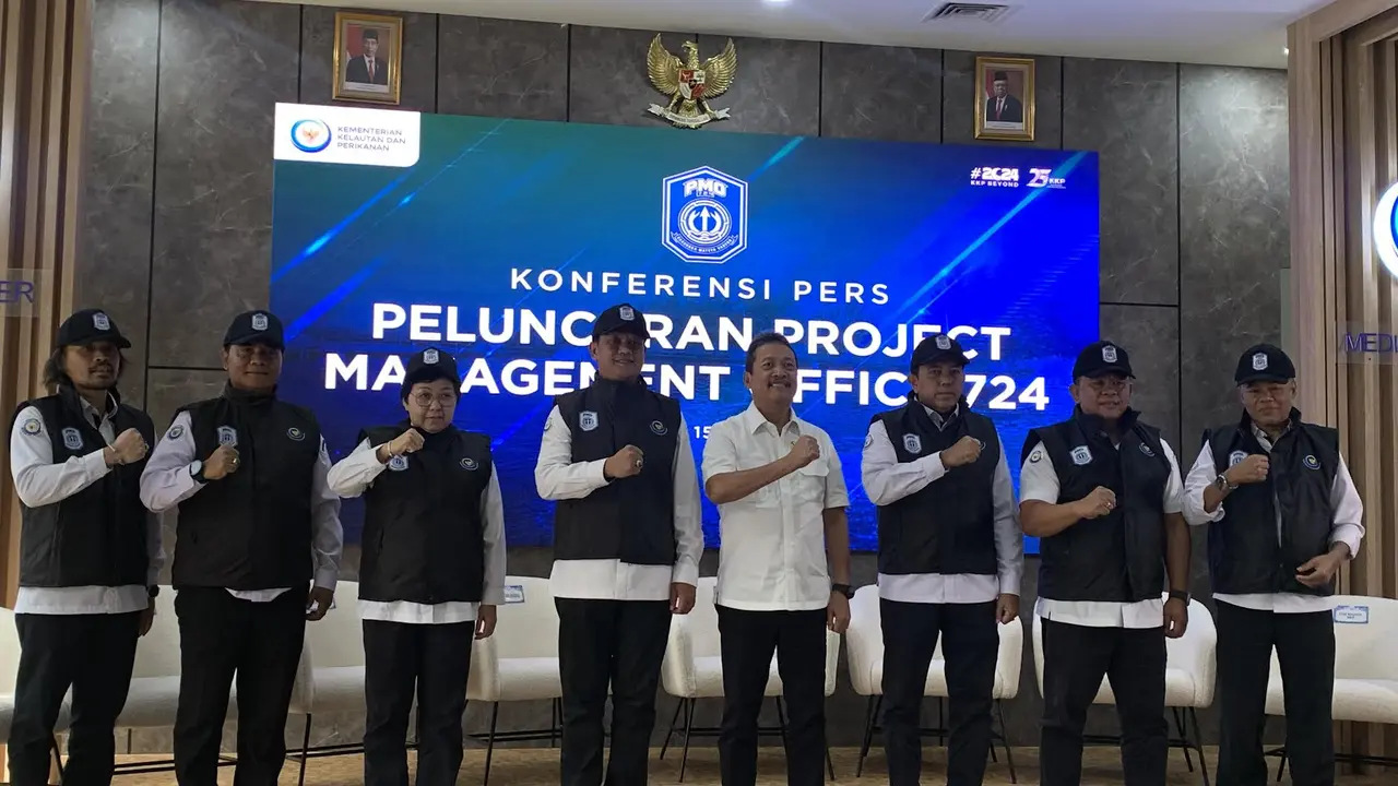 Menteri Kelautan dan Perikanan Sakti Wahyu Trenggono meluncurkan Project Management Office (PMO) 724 di Kantor KKP. PMO 724 ini untuk mengawal kebijakan transformasi tata kelola lobster. (Natasha/Liputan6.com)