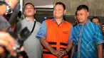 Direktur PT Bursa Berjangka Jakarta (BBJ) Muhammad Bihar Sakti Wibowo saat keluar dari Gedung KPK, Jakarta, Jumat, (24/4/2015). KPK menahan Sherman karena terlibat kasus kasus ke Badan Pengawas Perdagangan Berjangka Komoditi. (Liputan6.com/Helmi Afandi)