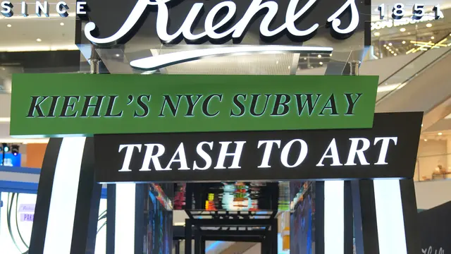 Melihat Kreasi Seni Unik dari Empties Skincare di Kiehl's Subway Trash to Art