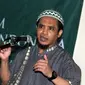 Ust. Ali Imron mantan terpidana Bom Bali 2002 memberikan pemaparan saat kajian "Peran Islam untuk Perdamaian Indonesia, Jakarta, Selasa (28/6). (Liputan6.com/Helmi Afandi)