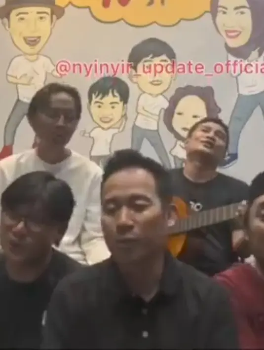Terbaru, Denny Cagur menyanyikan lagu dari Fajar berjudul Ayya Ain Cinta Tak Selamanya Indah. Lagu tersebut dibuat oleh Amed Gorapu untuk Fajar yang saat itu sakit hati karena merasa dikhianati oleh sang mantan pacar. (Liputan6,com/IG/nyiyir_update_official)