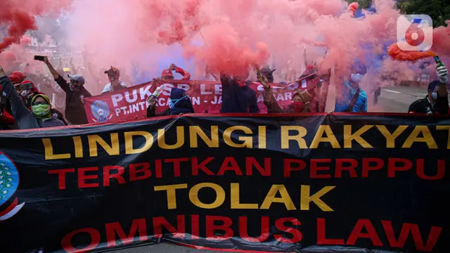 Buruh Gelar Unjuk Rasa Tolak Omnibus Law Cipta Kerja