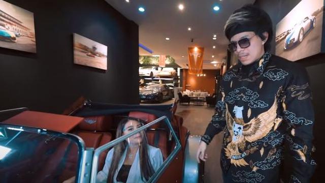 Disebut Akan Menikah Ini 6 Momen Atta Dan Aurel Hermansyah Beli Mobil Pernikahan Hot Liputan6 Com